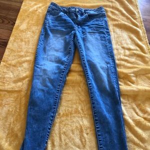 American Eagle Size 6 High Rise Jeans